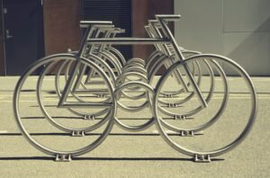 Circular loop bike rack